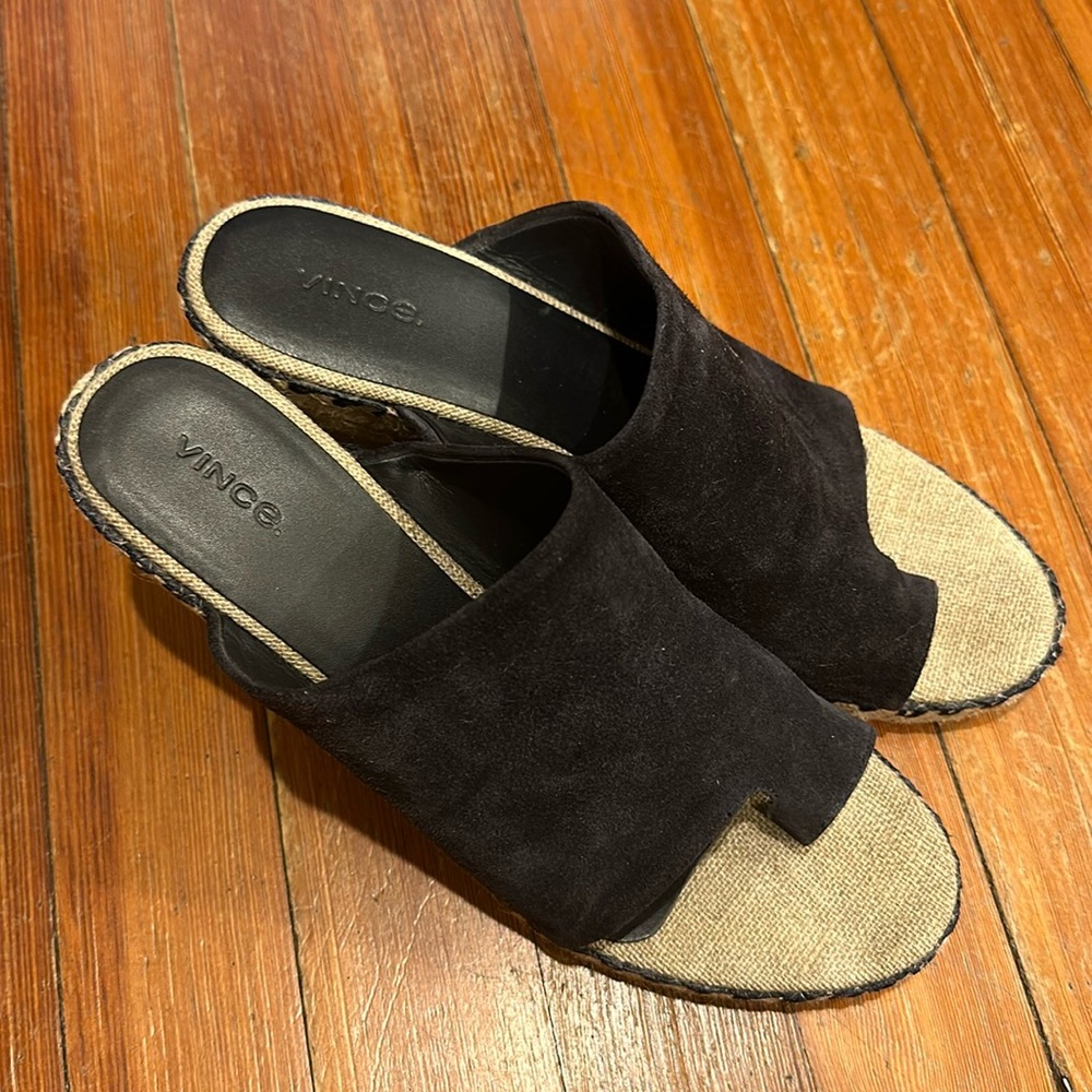 Vince size 9 espadrille wedges with small platform - summer shoes!